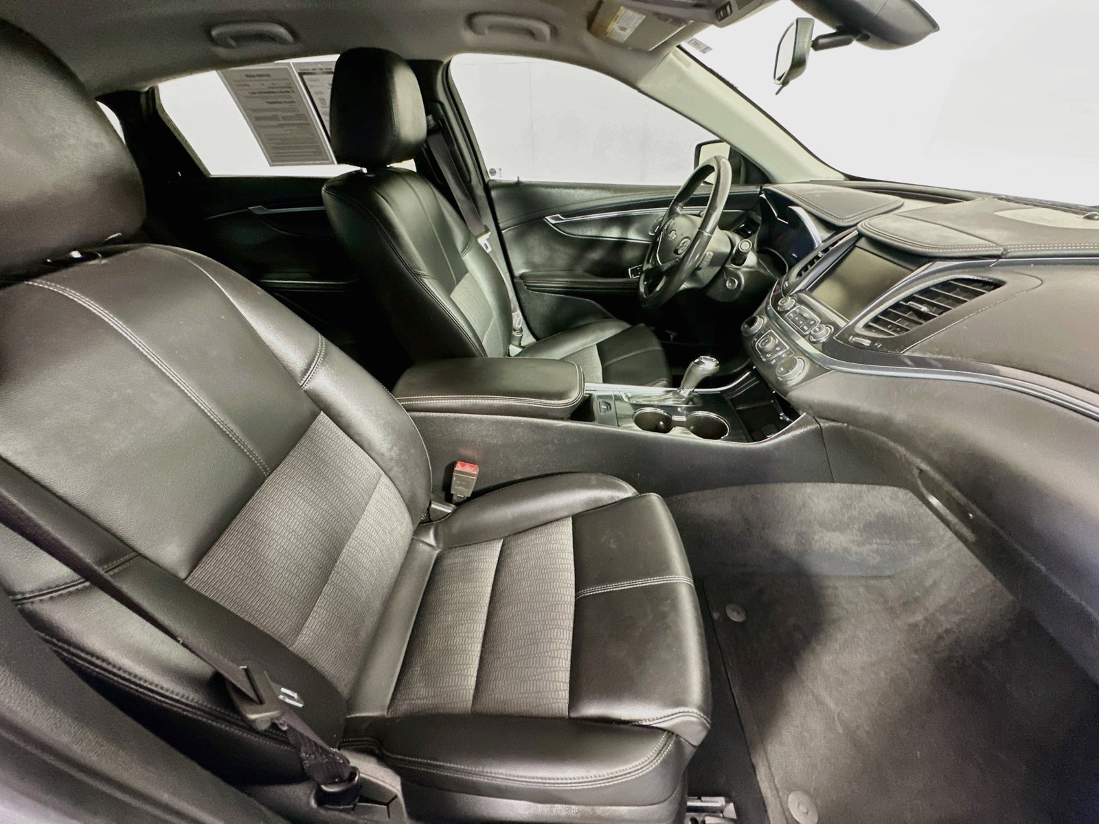 Used 2017 Chevrolet Impala LT FWD image 24