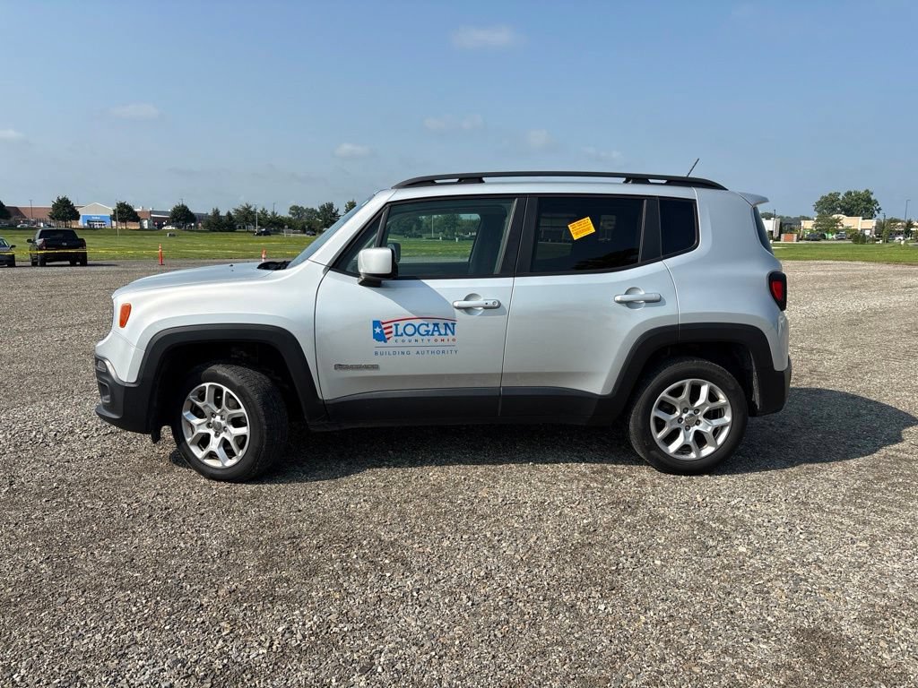 Used 2017 Jeep Renegade Latitude w/ Cold Weather Group AWD/4WD image 8