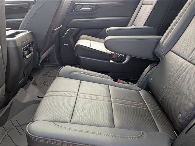 New 2026 Chevrolet Suburban High Country w/ LPO, Illumination Package RWD image 15