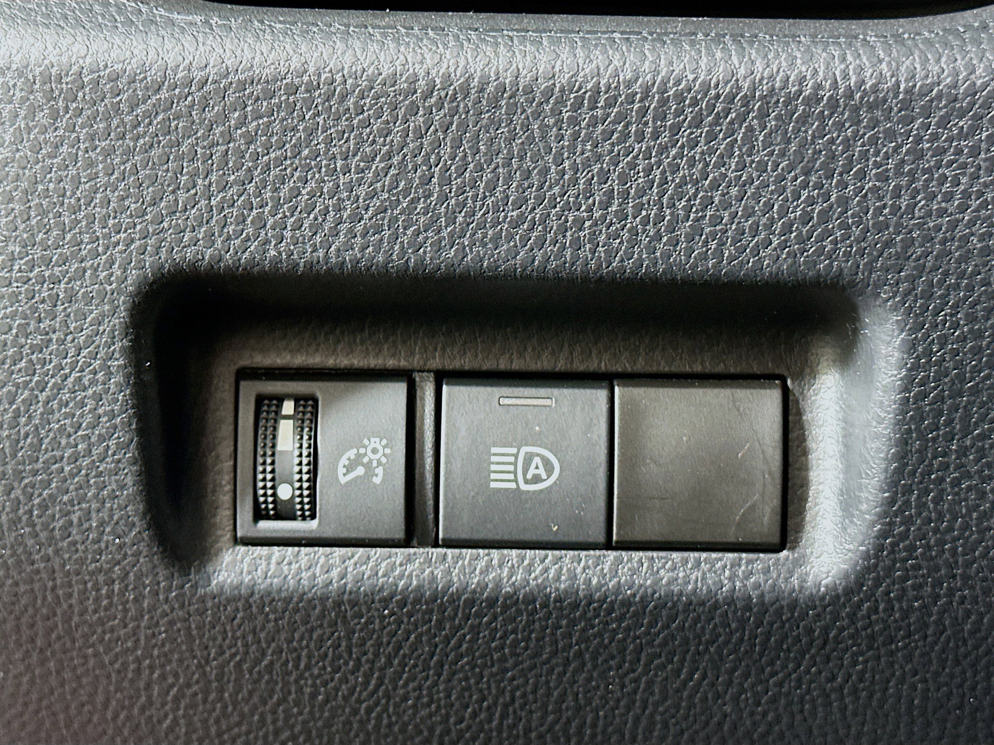 Used 2023 Toyota RAV4 XLE image 17