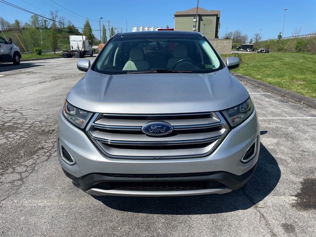 Used 2017 Ford Edge Titanium w/ Technology Package AWD/4WD image 2