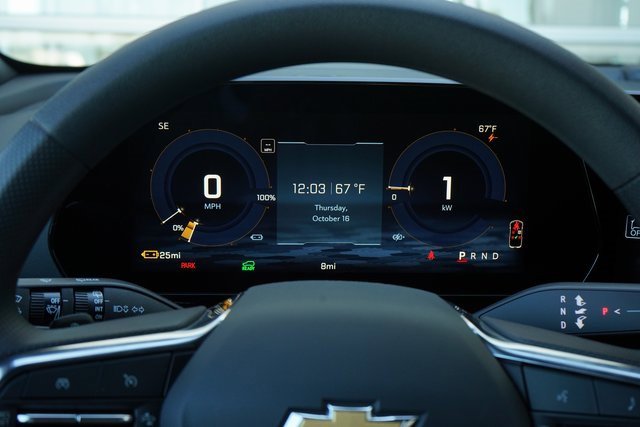 New 2025 Chevrolet Equinox EV LT image 17