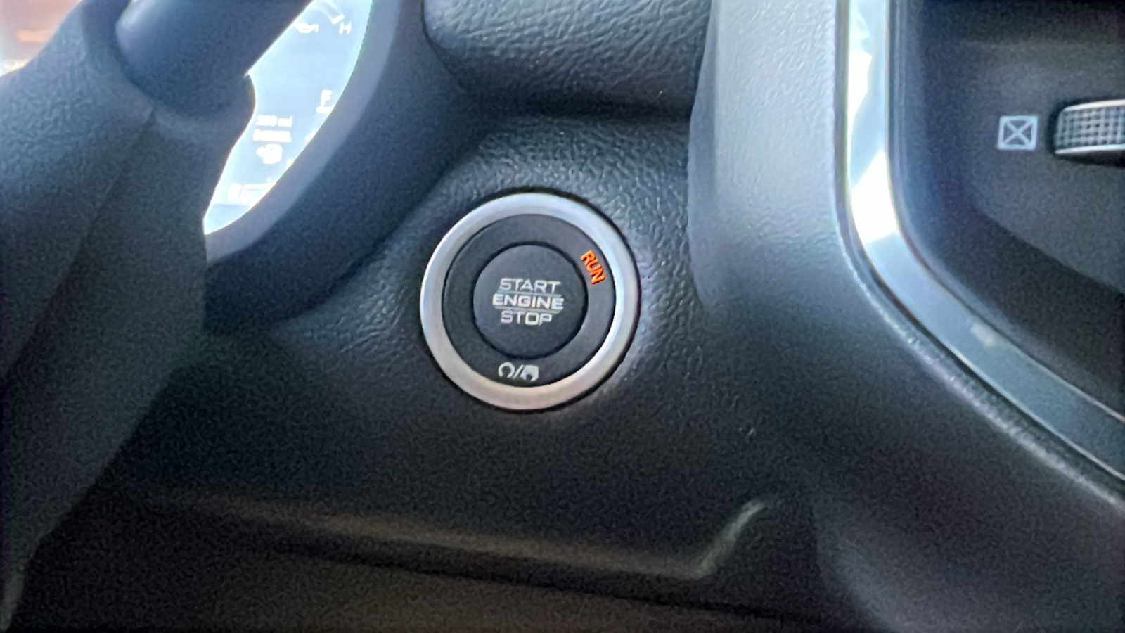 New 2025 RAM 2500 Laramie image 32