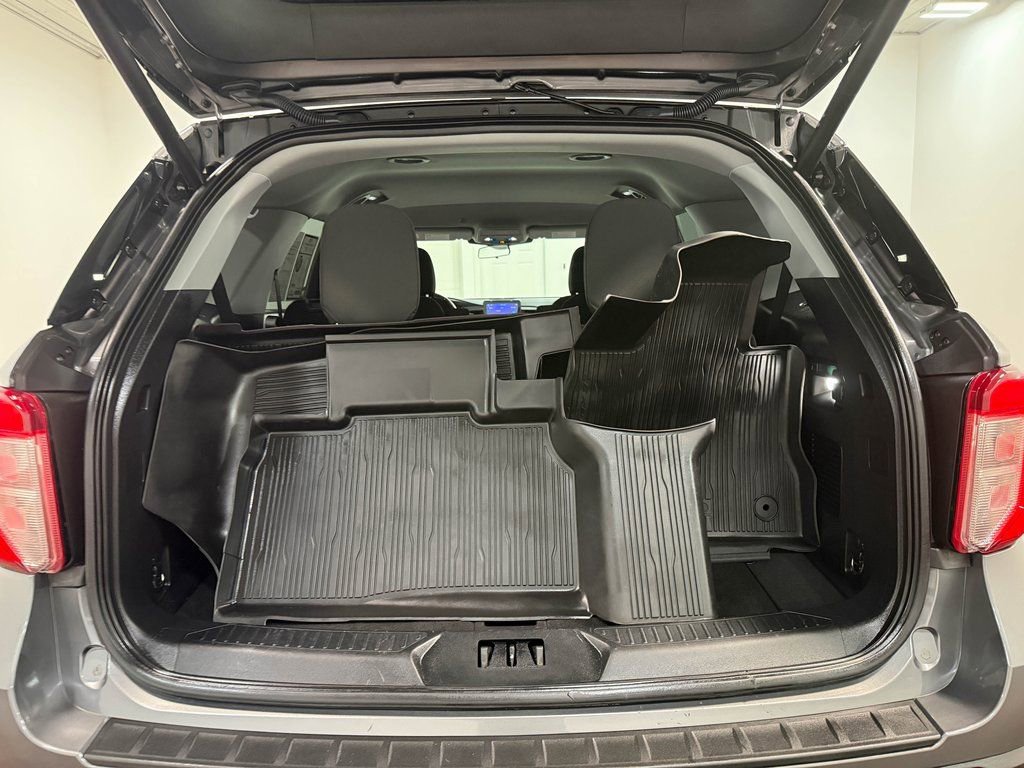 Used 2022 Ford Explorer XLT image 73