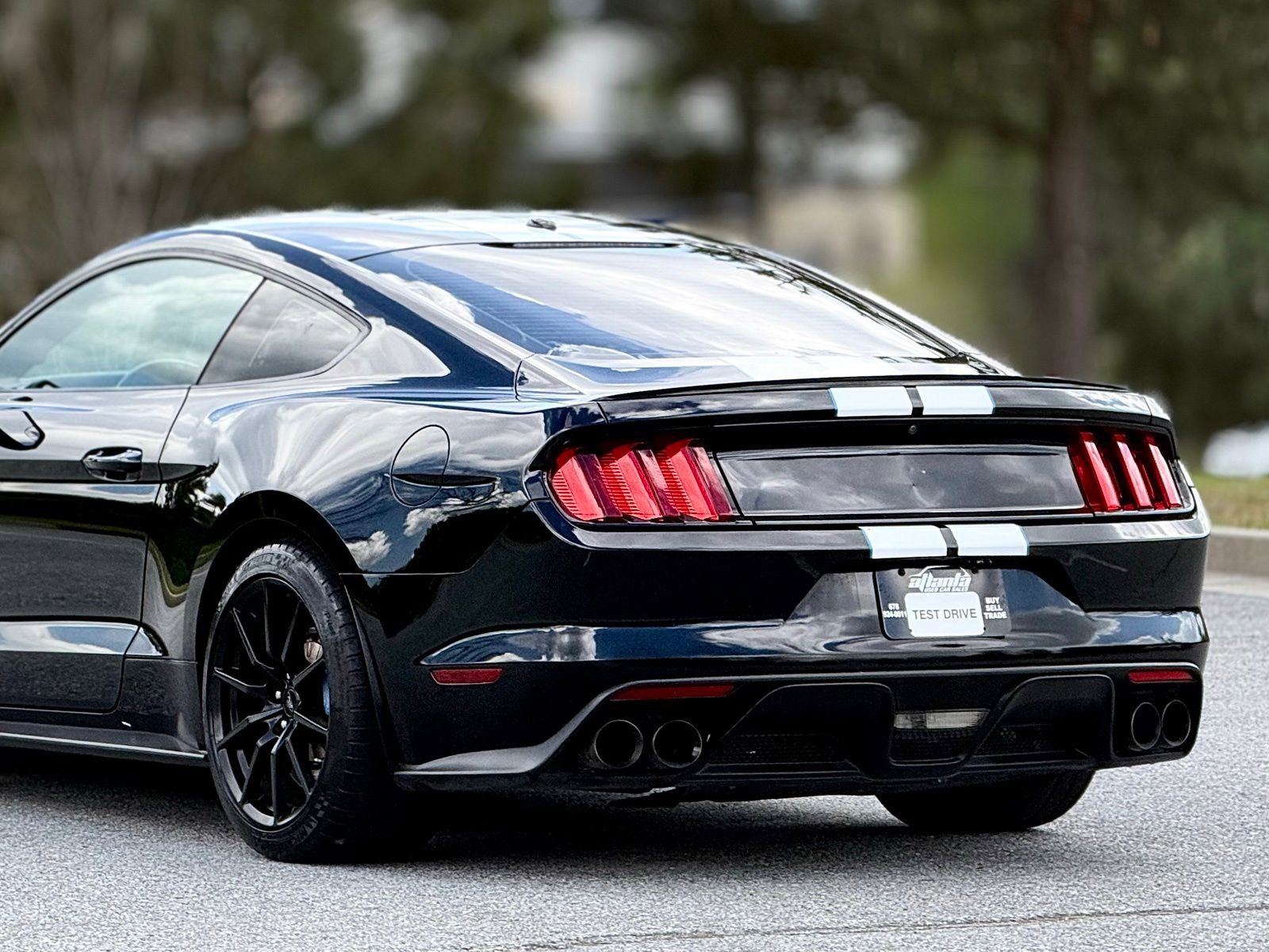 Used 2016 Ford Mustang Shelby GT350 w/ Technology Package image 43