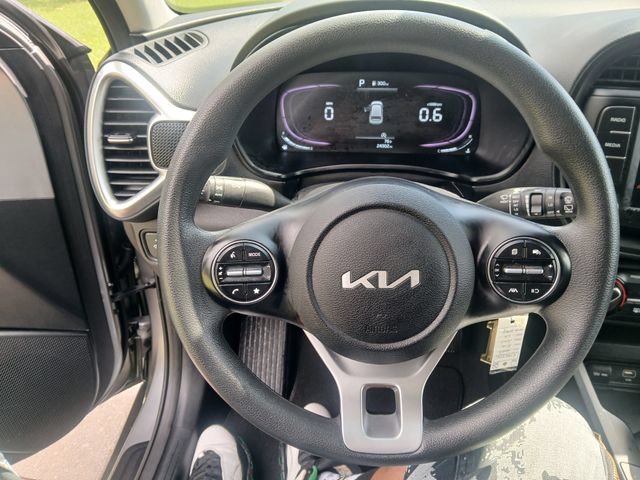 Certified 2025 Kia Soul LX w/ LX Technology Package FWD image 30