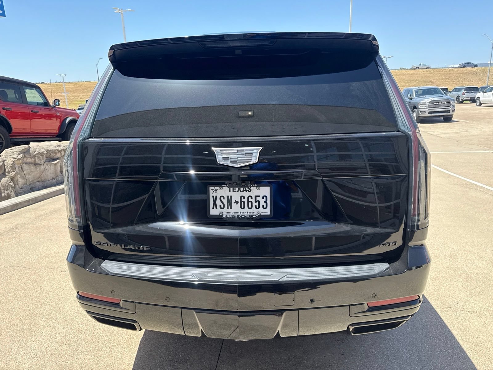 Used 2026 Cadillac Escalade Platinum Sport w/ LPO, ONYX Package AWD/4WD image 7