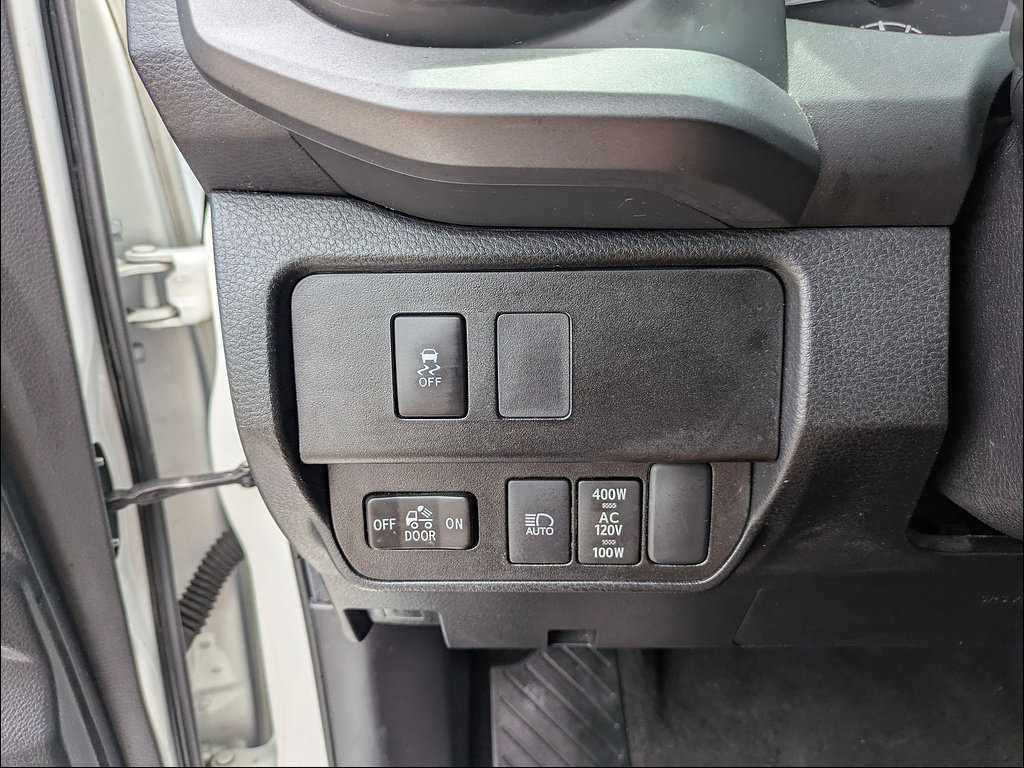 Used 2022 Toyota Tacoma TRD Sport w/ TRD Premium Sport Package AWD/4WD image 16