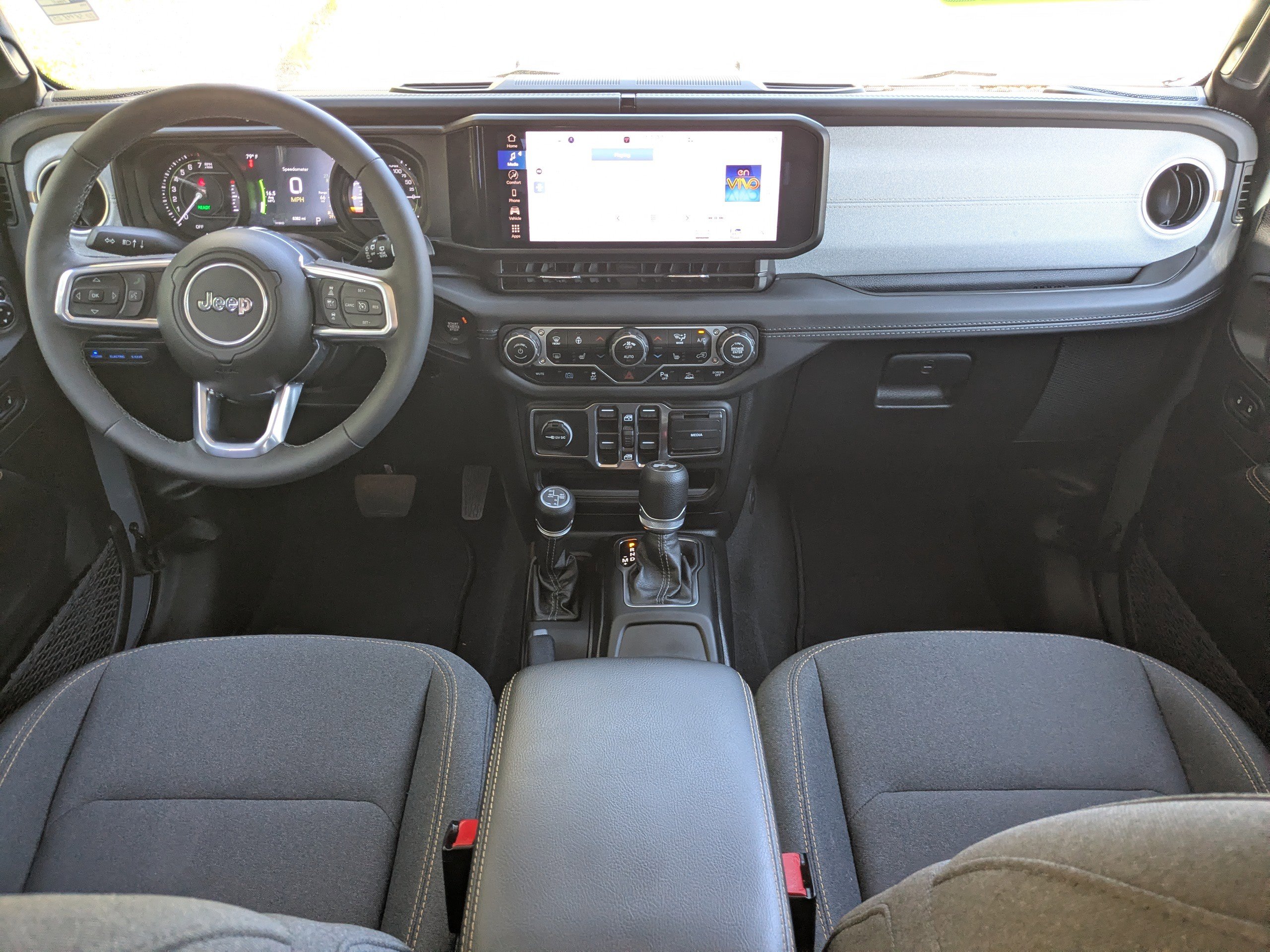 Used 2025 Jeep Wrangler Unlimited Sahara w/ Safety Group image 14