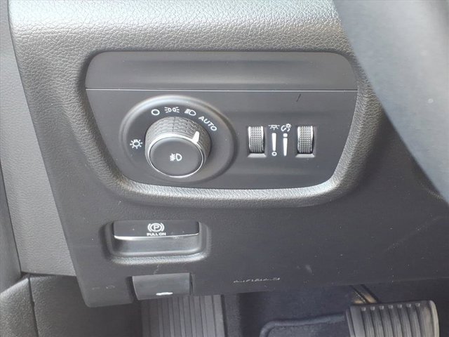 Used 2023 Jeep Grand Cherokee Overland image 21