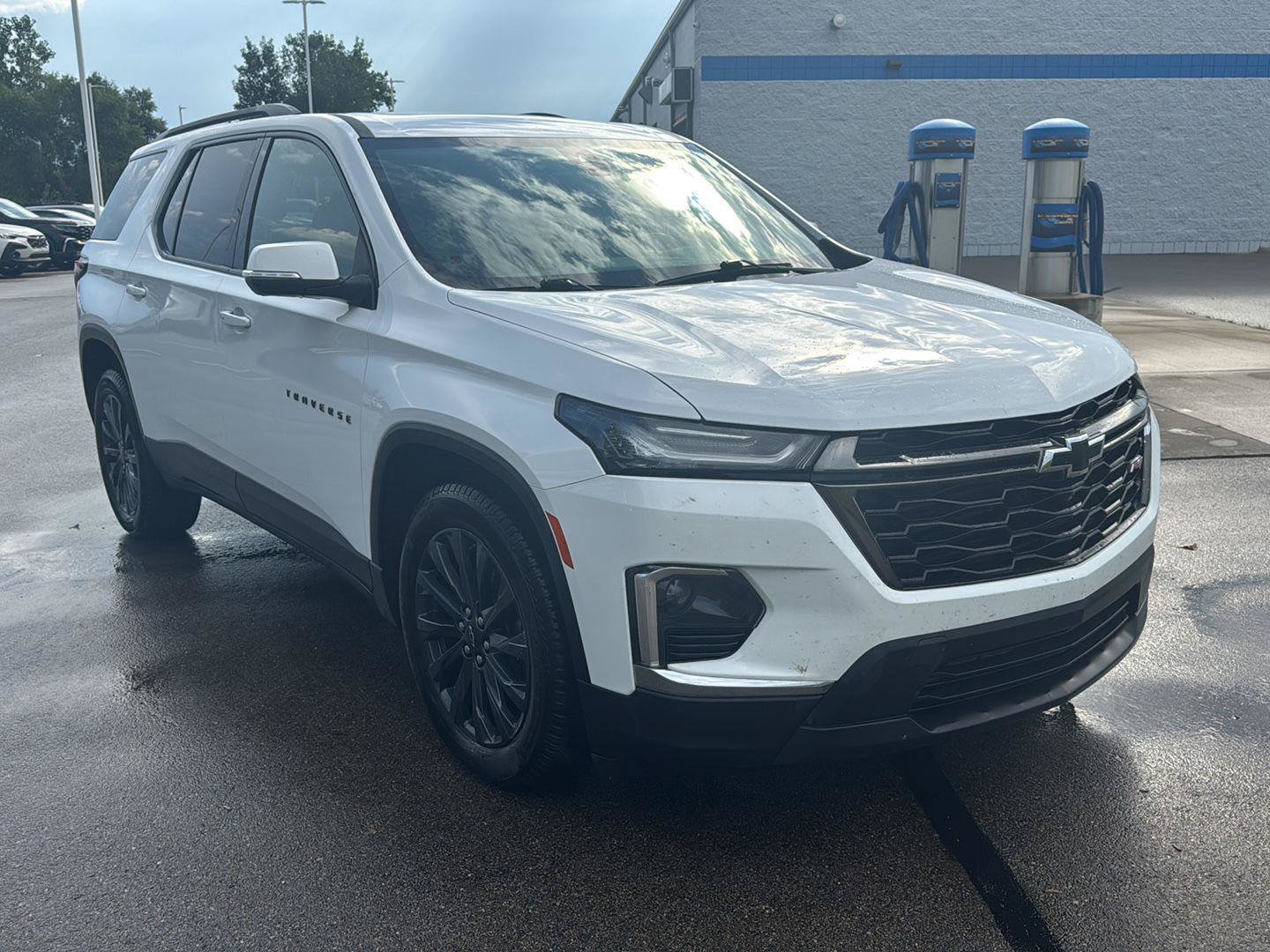 Used 2023 Chevrolet Traverse RS AWD/4WD image 7