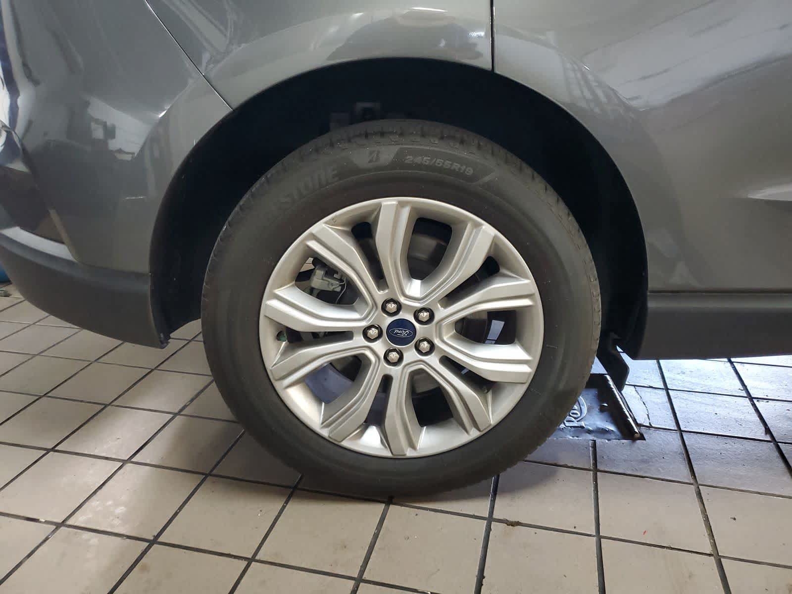 Used 2022 Ford Edge Titanium AWD/4WD image 10