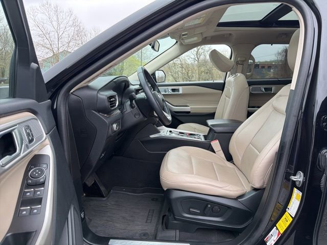 Used 2022 Ford Explorer Limited w/ Equipment Group 301A image 13