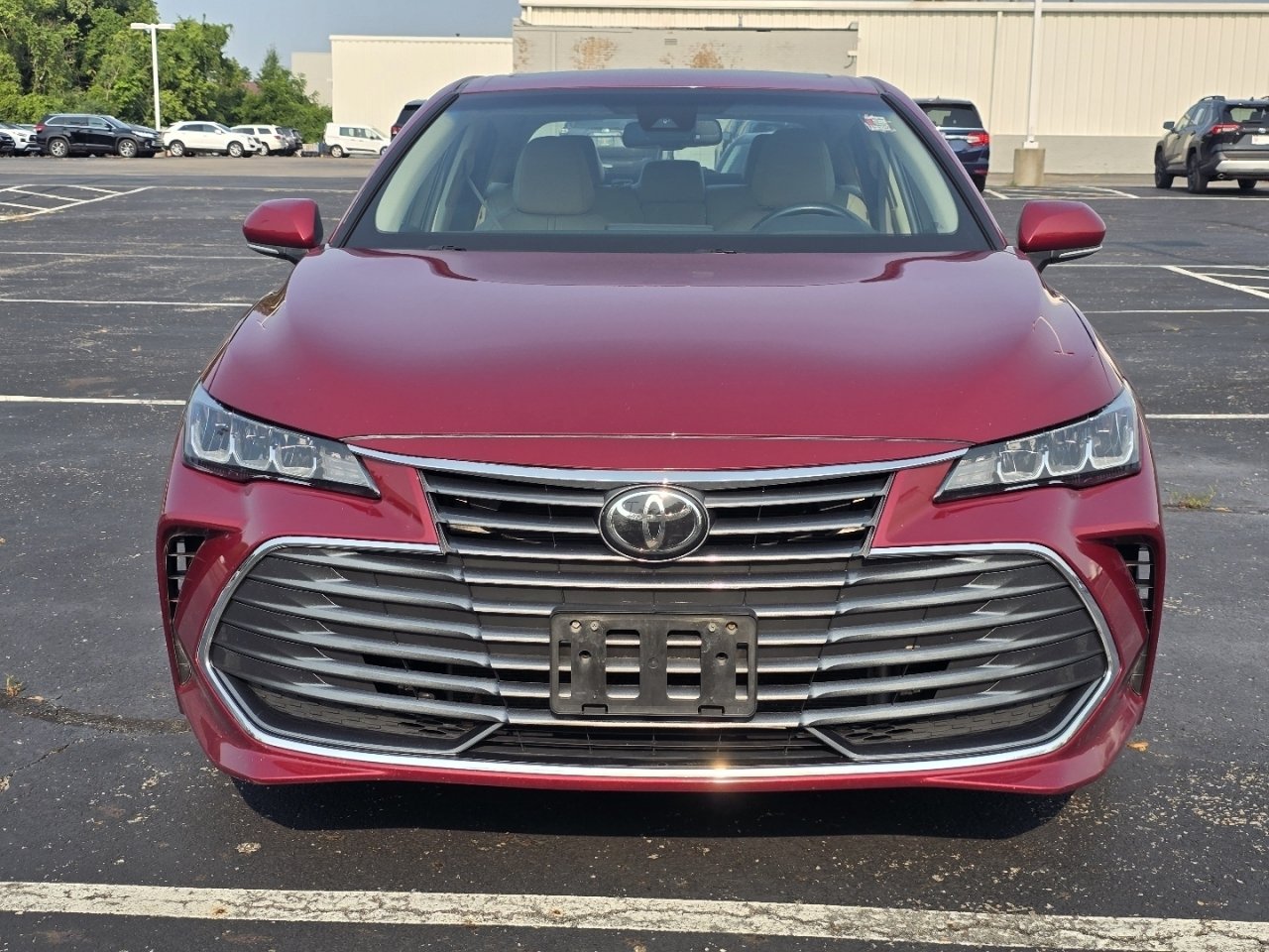 Certified 2019 Toyota Avalon XLE w/ Moonroof Package FWD image 2