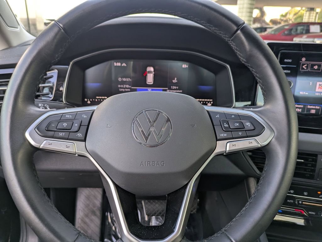 Used 2025 Volkswagen Jetta SE image 20