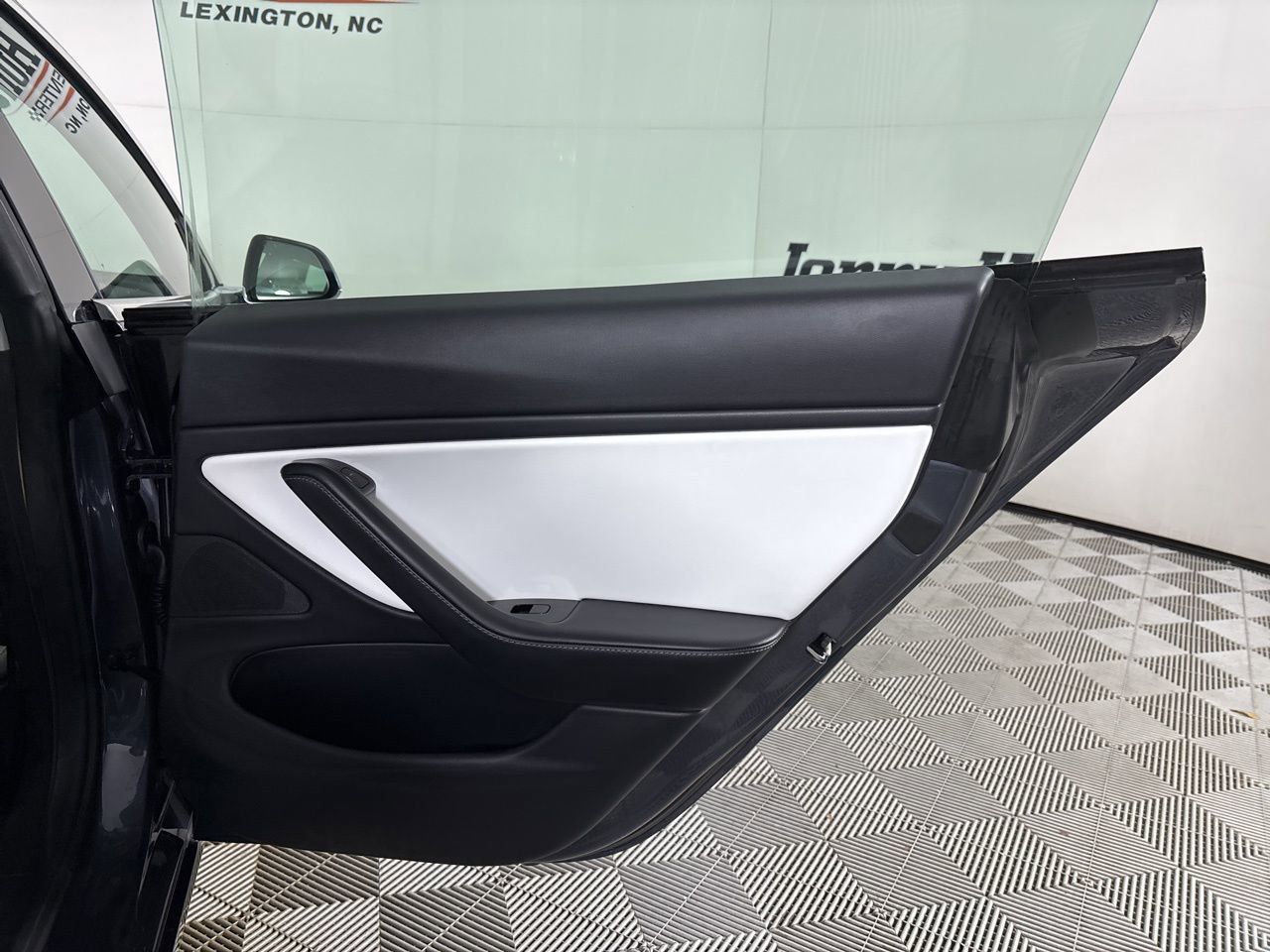 Used 2020 Tesla Model 3 Performance image 18