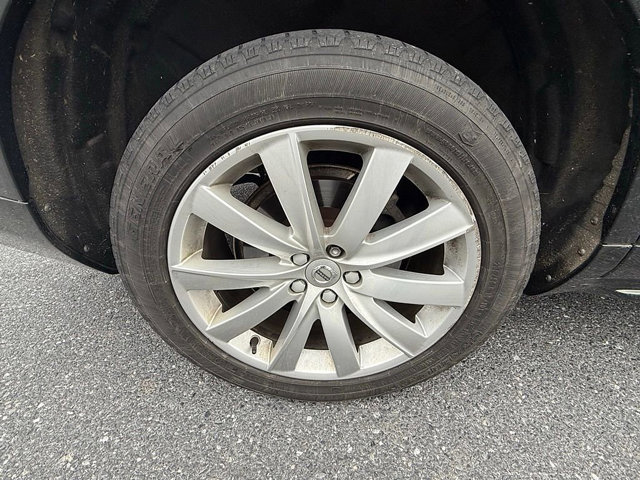 Used 2017 Volvo XC90 T6 Momentum w/ Vision Package image 17