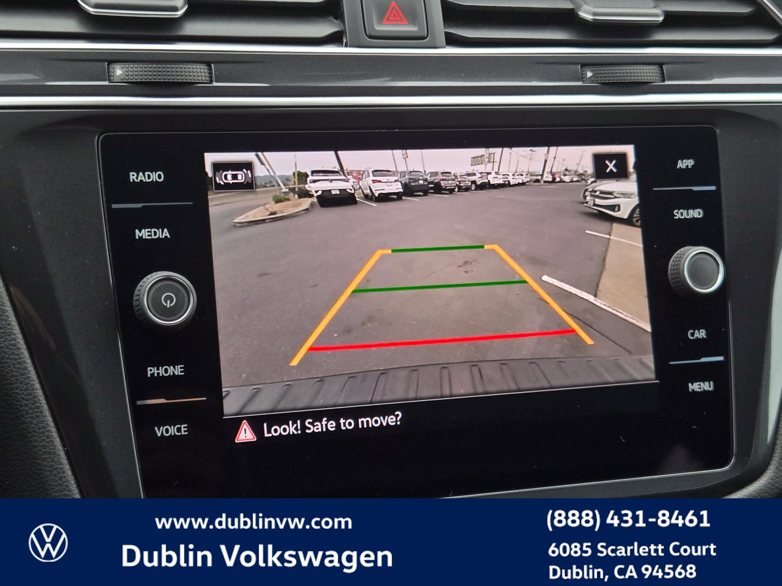 Certified 2023 Volkswagen Tiguan SE w/ Panoramic Sunroof Package FWD image 16