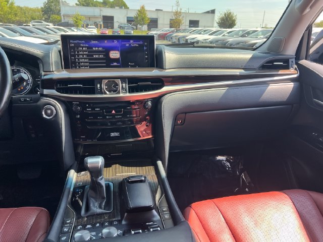 Used 2017 Lexus LX 570 4WD image 14