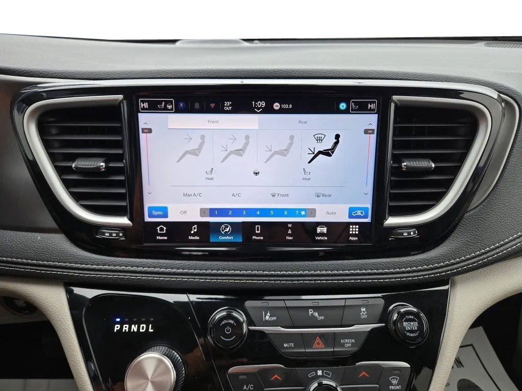 Used 2024 Chrysler Pacifica Select FWD image 20