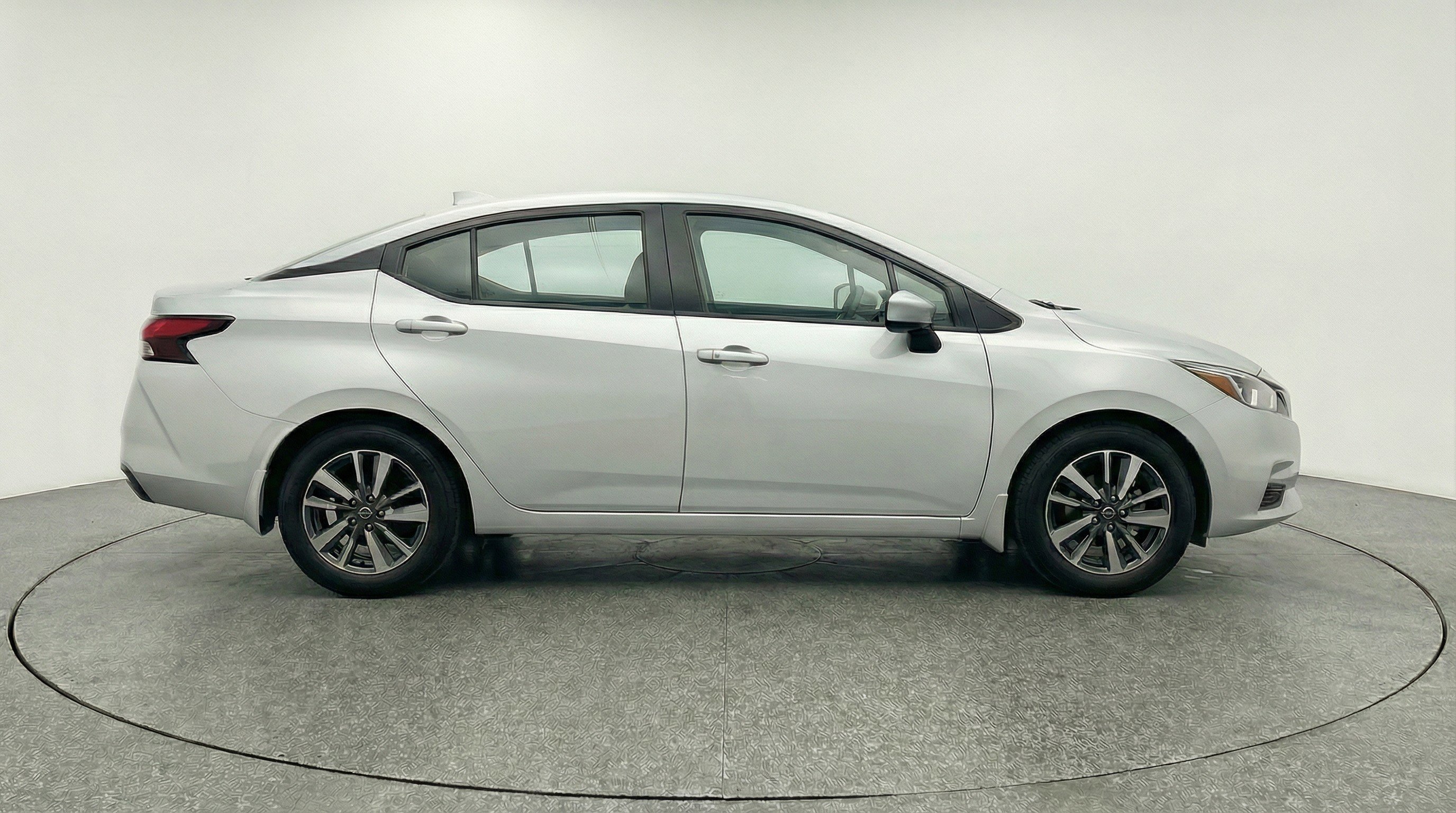 Used 2025 Nissan Versa SV image 11