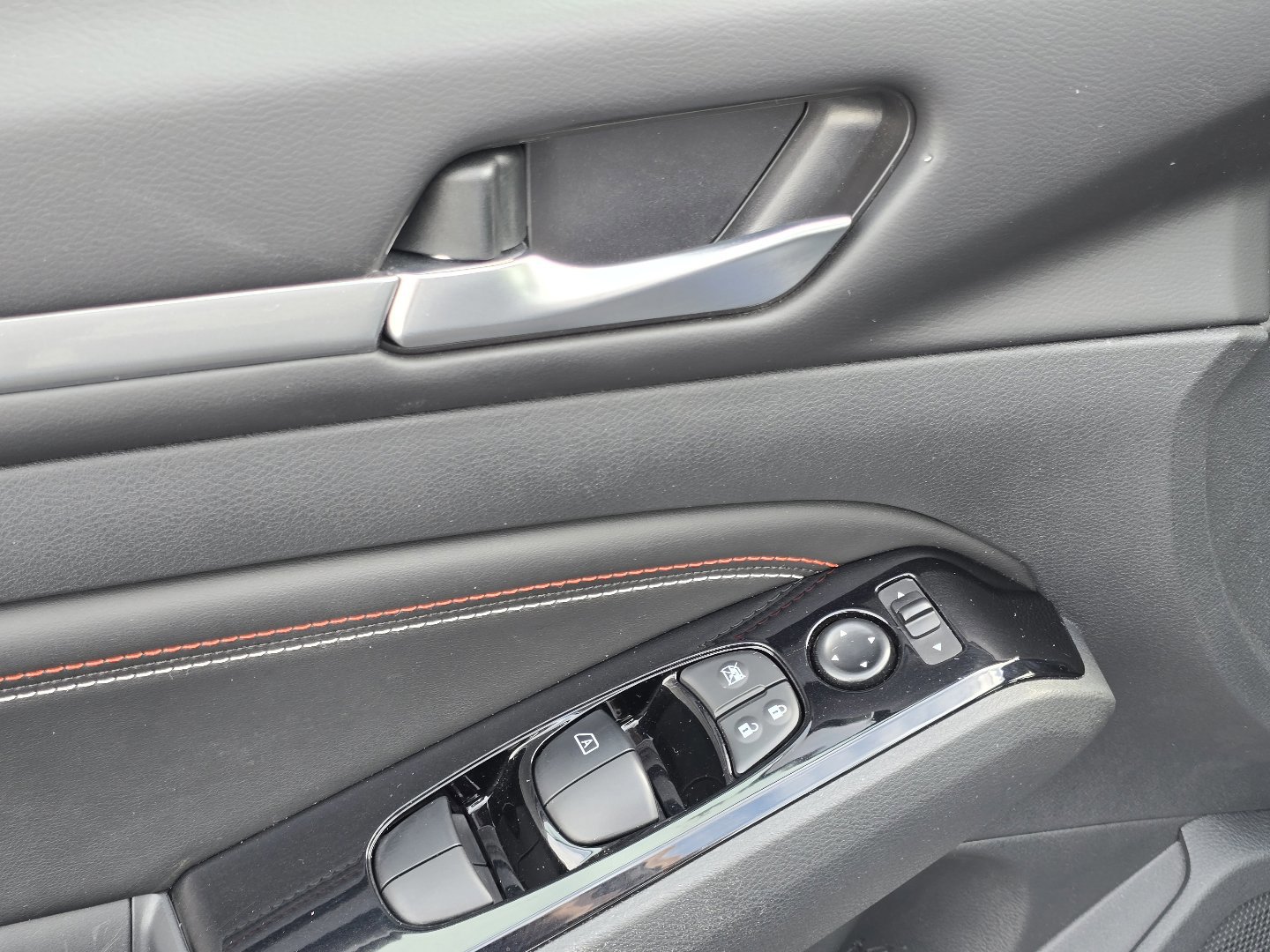 Used 2023 Nissan Altima 2.0 SR image 36