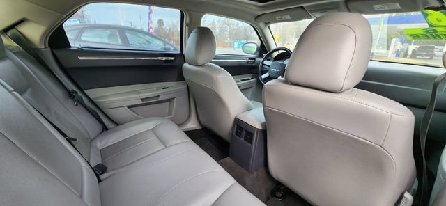 Used 2006 Chrysler 300 Touring w/ Sound Group RWD image 12