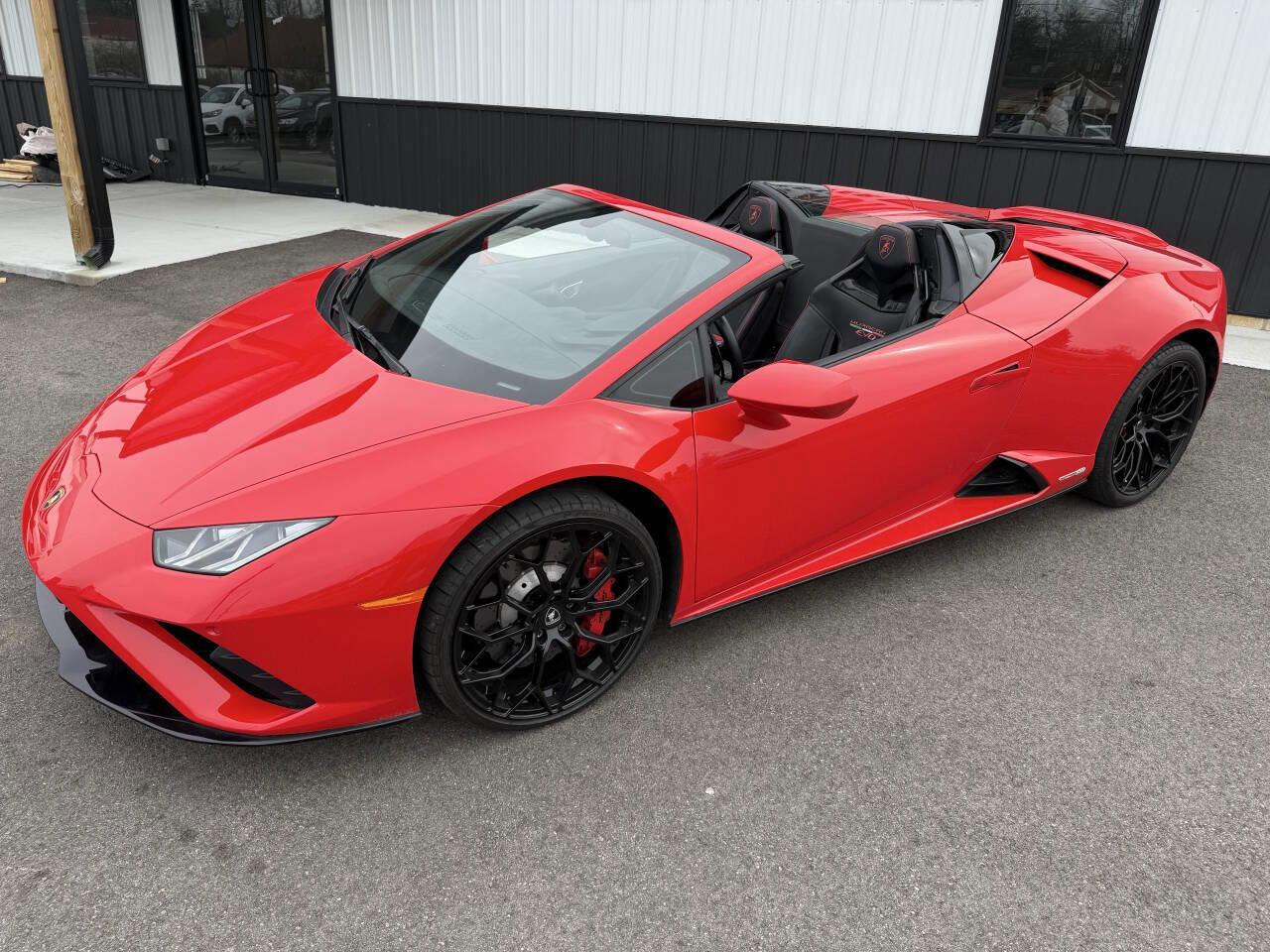 Used 2020 Lamborghini Huracan EVO image 16