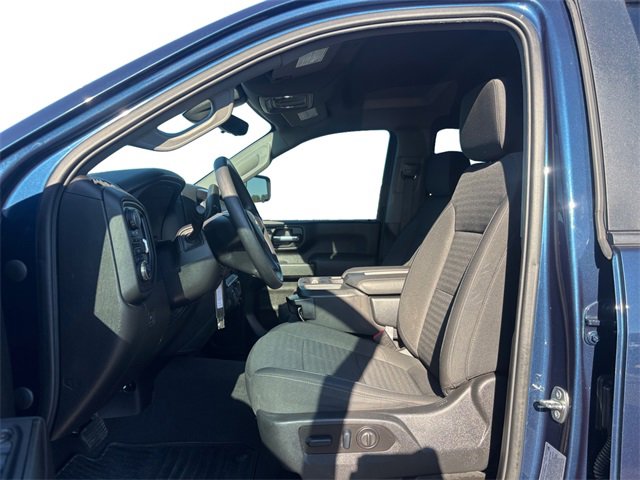 Used 2023 Chevrolet Silverado 2500 Custom w/ Custom Value Package image 9