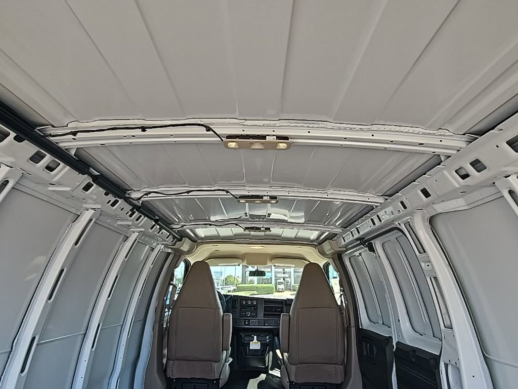 New 2025 GMC Savana 3500 w/ Driver Convenience Package image 10