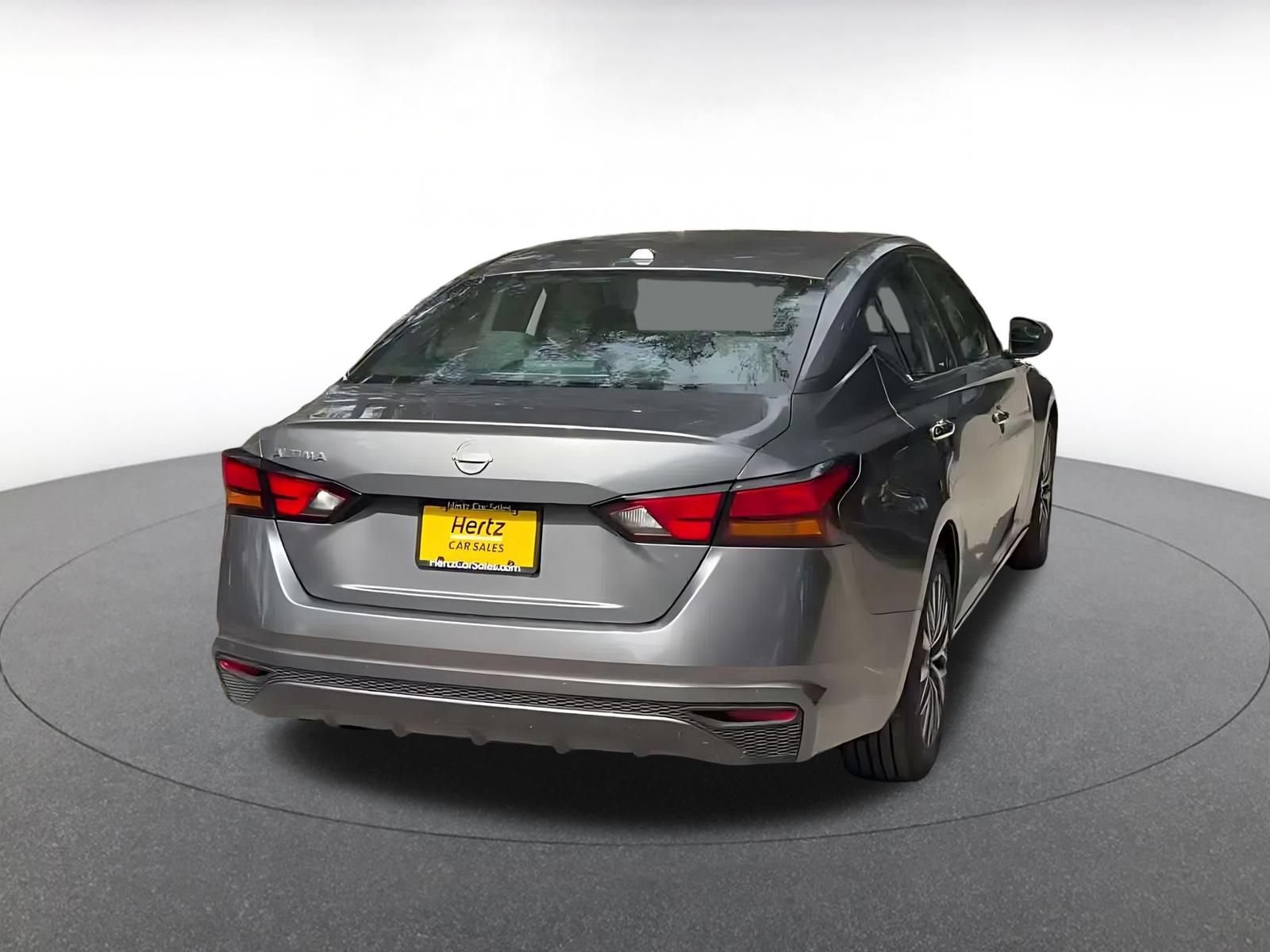 Used 2025 Nissan Altima 2.5 SV FWD image 12