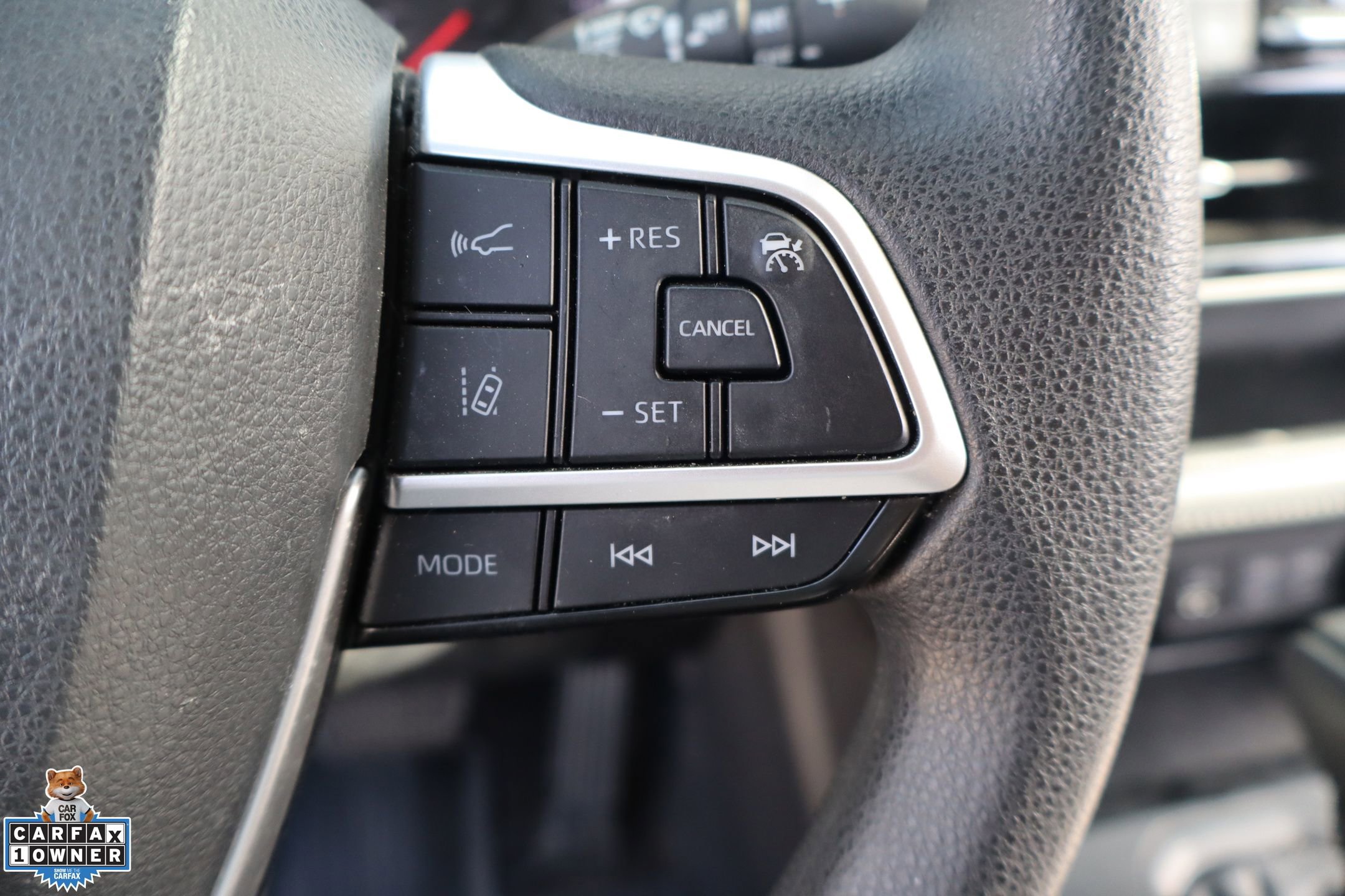 Used 2022 Toyota Highlander L FWD image 17