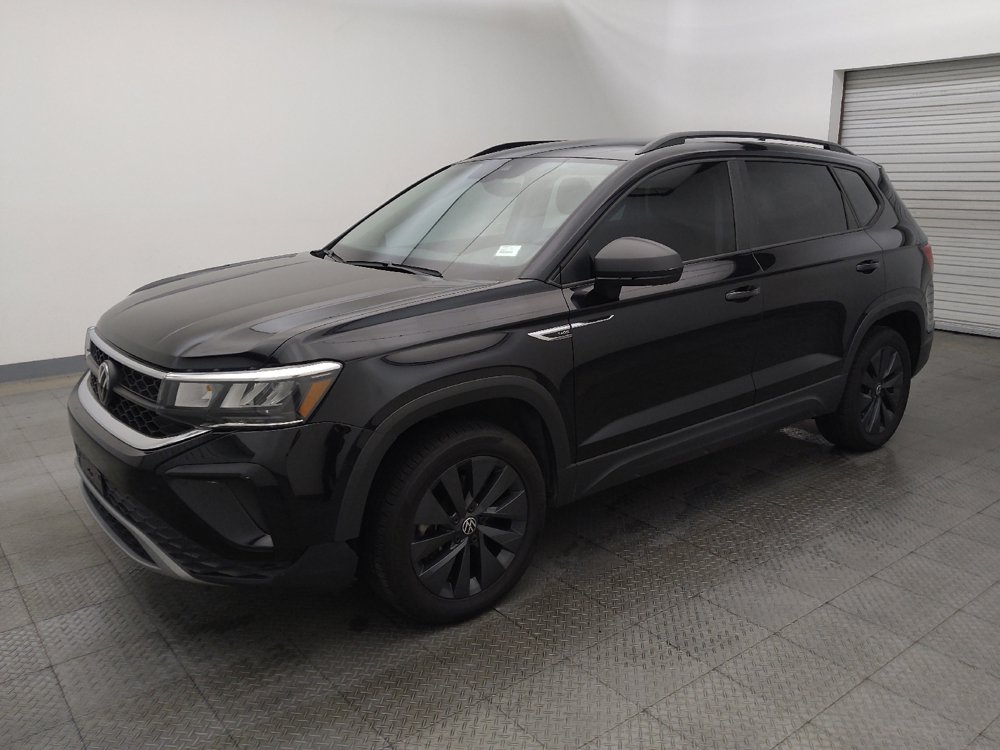 Used 2024 Volkswagen Taos S w/ MDO Package FWD image 2