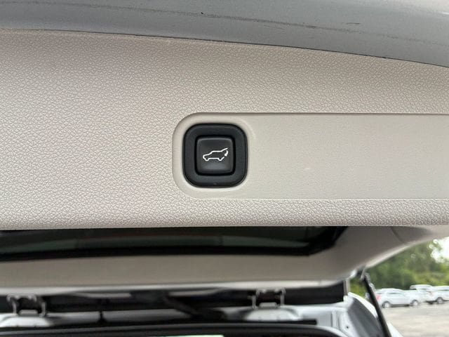 Used 2014 Chevrolet Tahoe LTZ AWD/4WD image 7