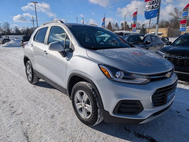 Used 2022 Chevrolet Trax LT w/ LT Convenience Package image 7