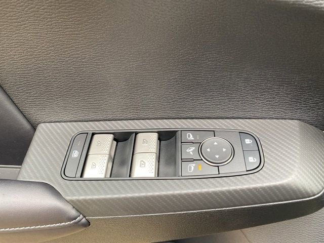 New 2025 Mitsubishi Outlander SE image 17