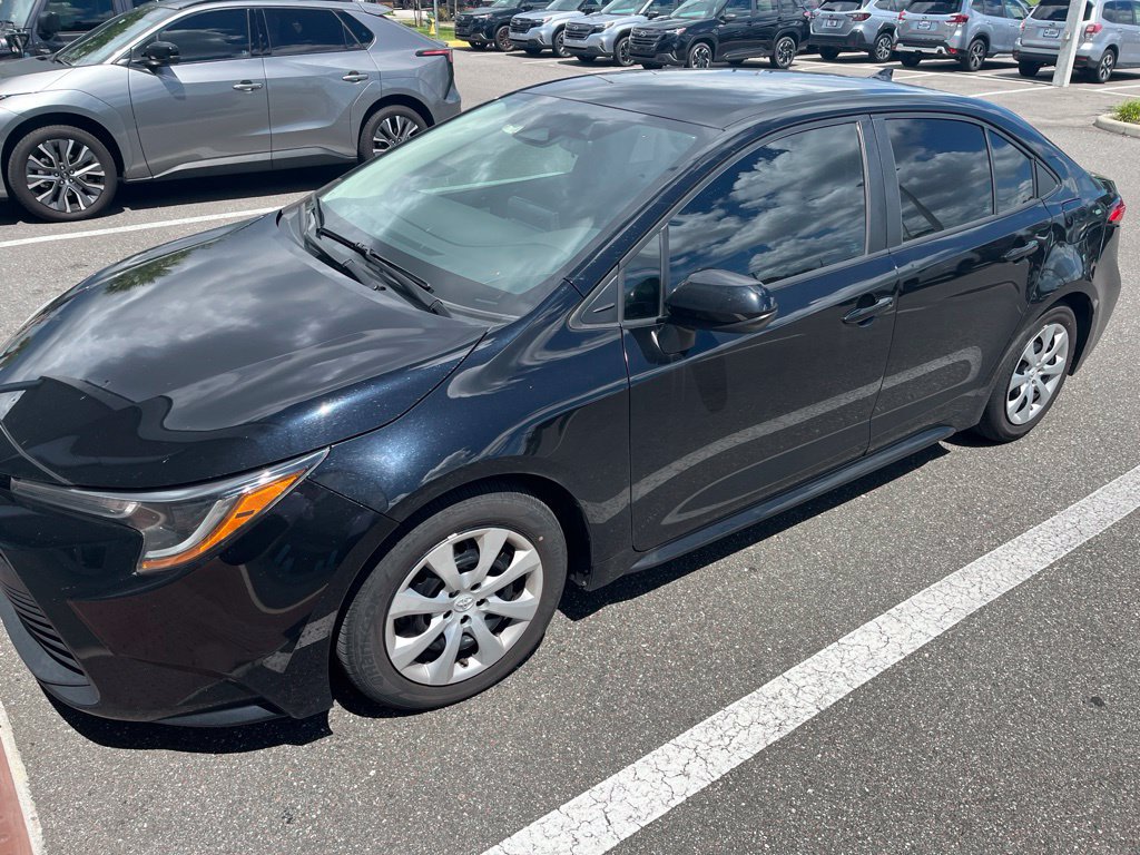 Used 2023 Toyota Corolla LE FWD image 1