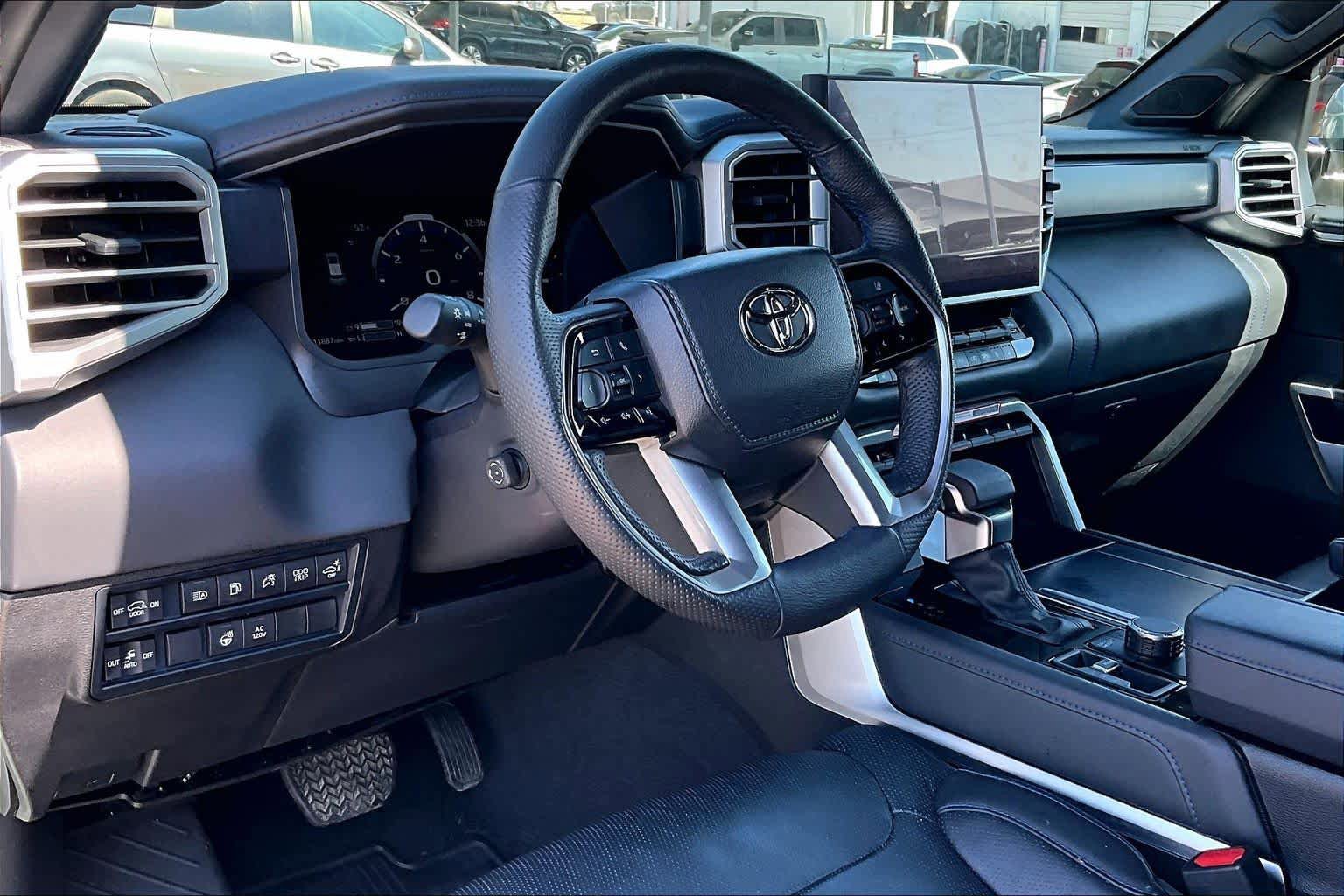 Used 2025 Toyota Sequoia Platinum w/ Tow Technology Package AWD/4WD image 17