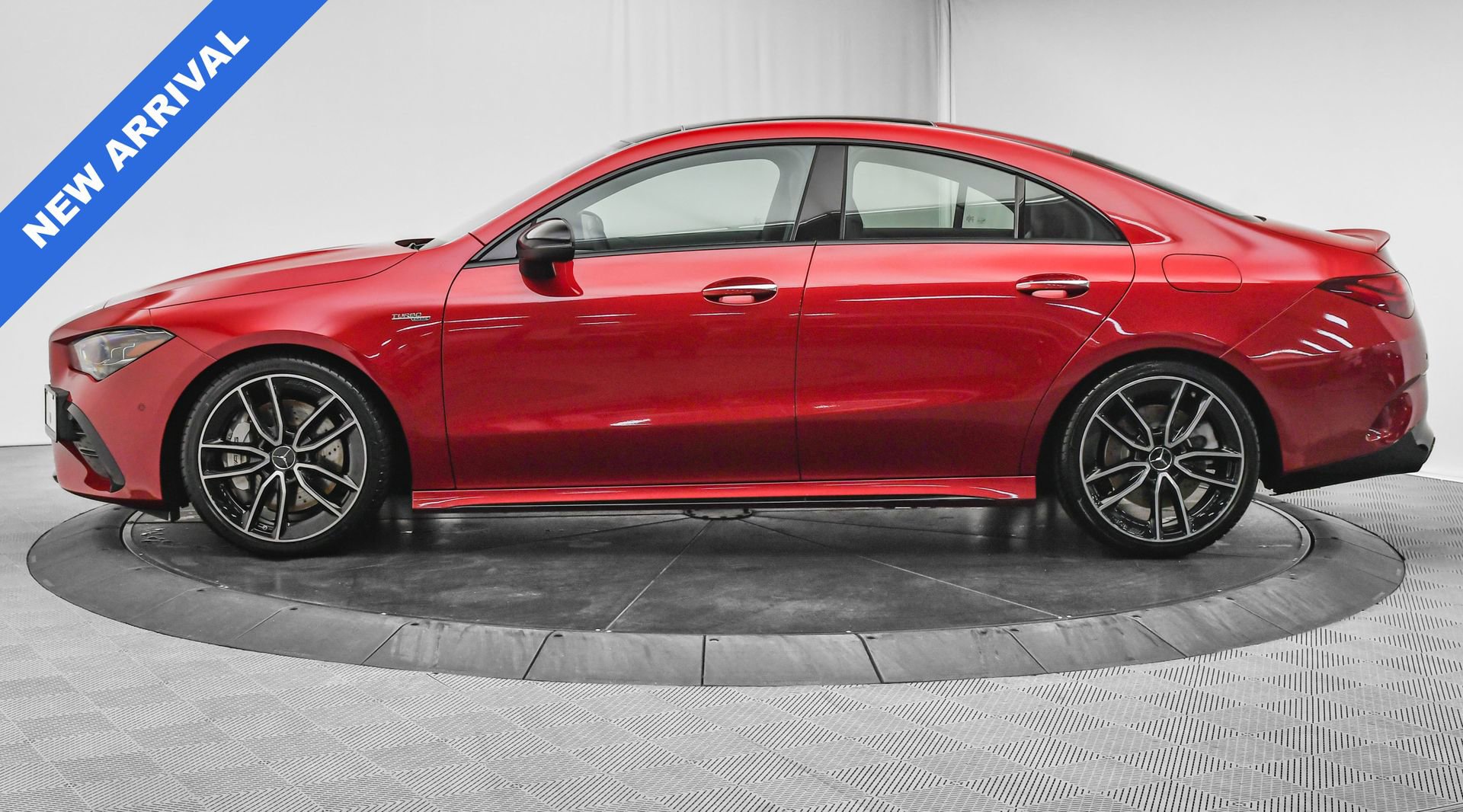 Used 2025 Mercedes-Benz CLA 35 AMG 4MATIC image 4