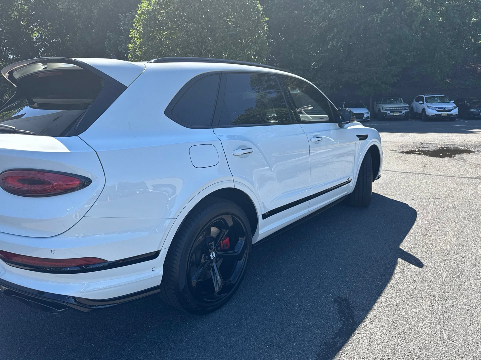 Certified 2023 Bentley Bentayga AWD/4WD image 2