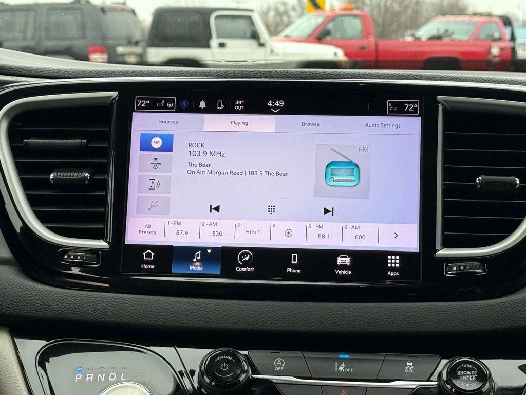 Used 2022 Chrysler Pacifica Touring-L image 19