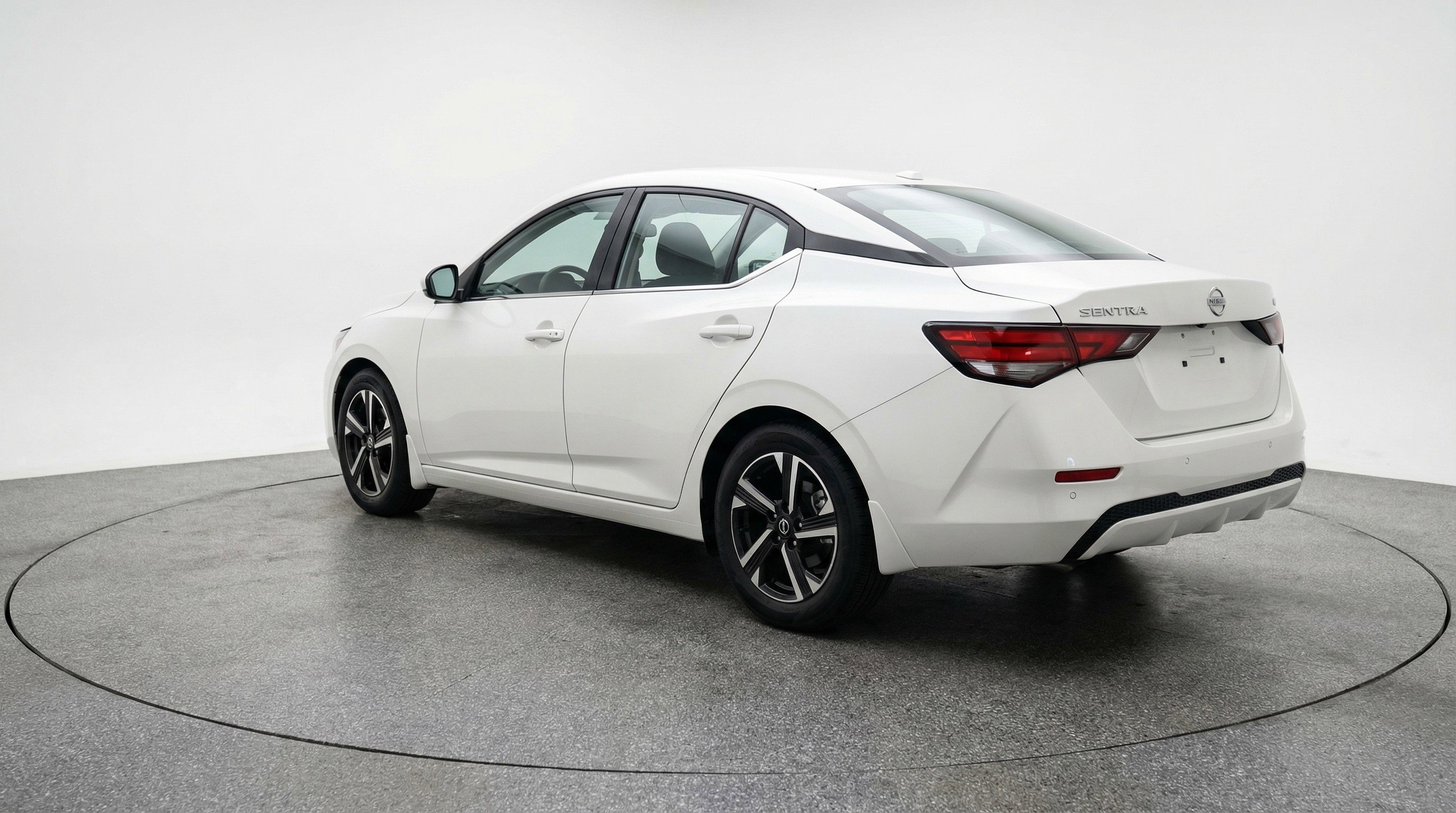 Used 2025 Nissan Sentra SV image 6