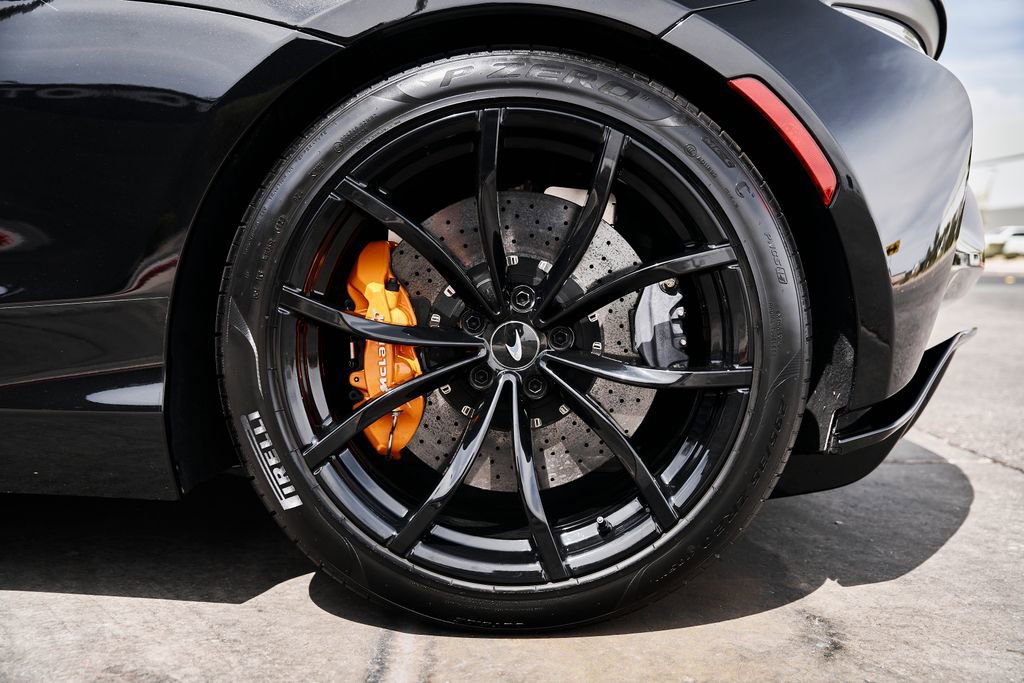 Used 2024 McLaren Artura image 22