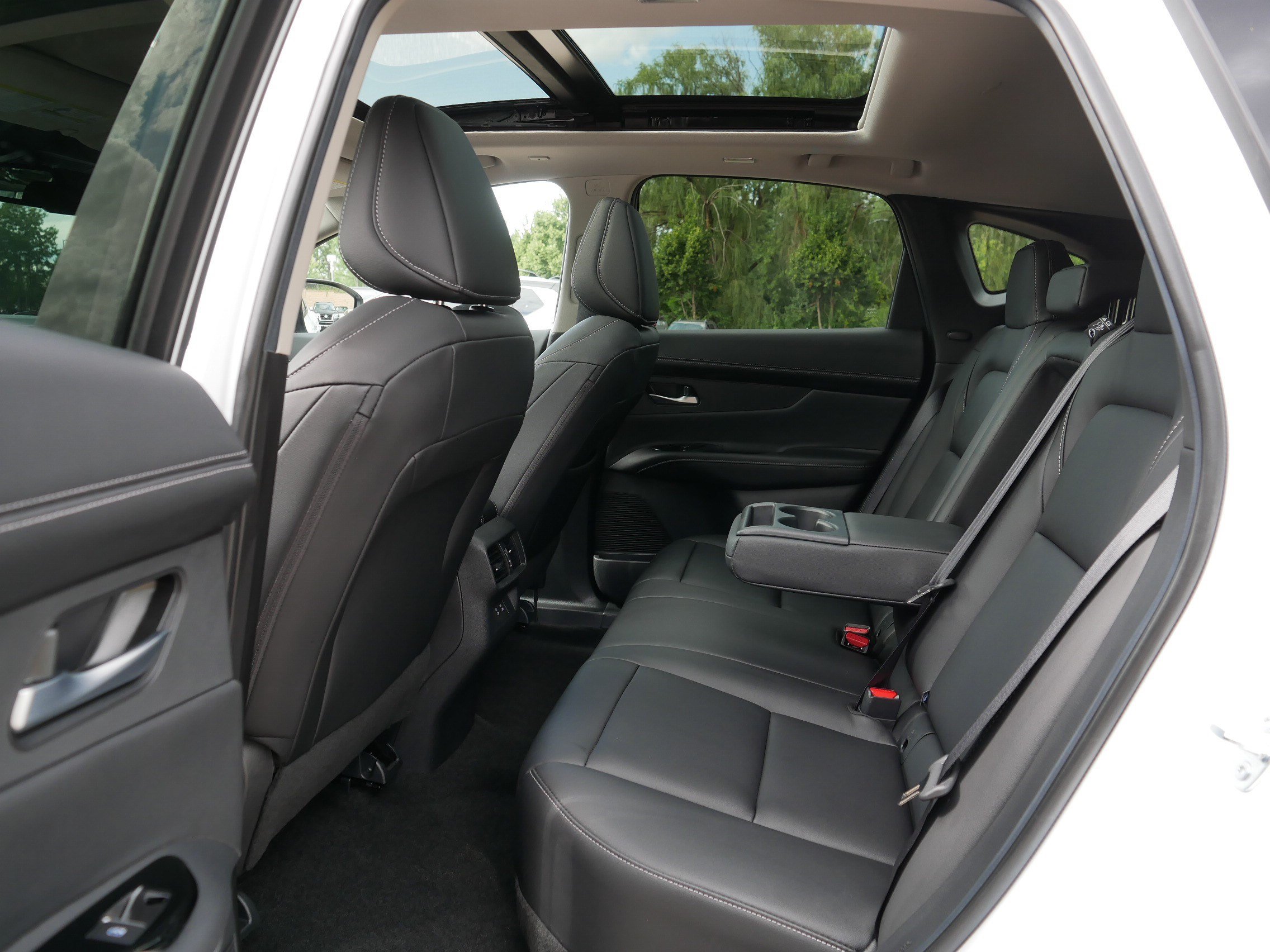 Certified 2025 Nissan Murano SL AWD/4WD image 35