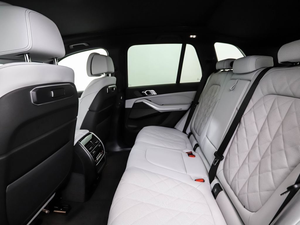 New 2026 BMW X5 xDrive50e w/ Climate Comfort Package image 22