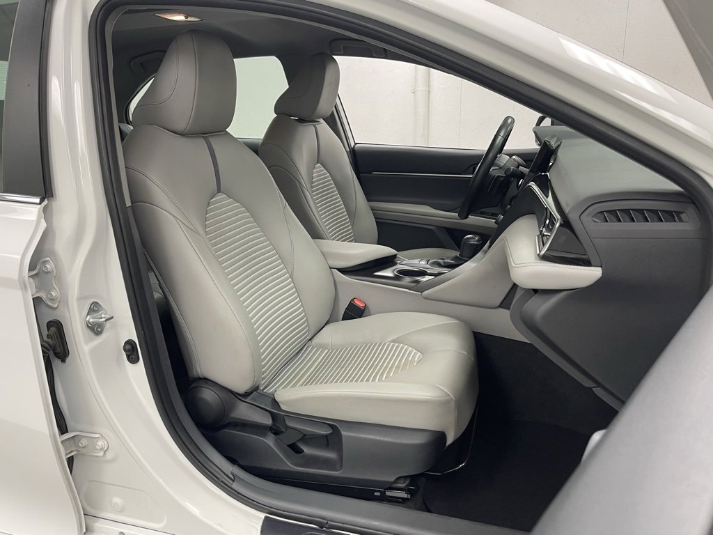 Used 2024 Toyota Camry SE image 10