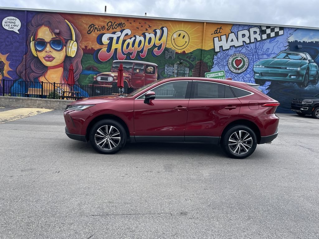 Used 2023 Toyota Venza LE AWD/4WD image 2