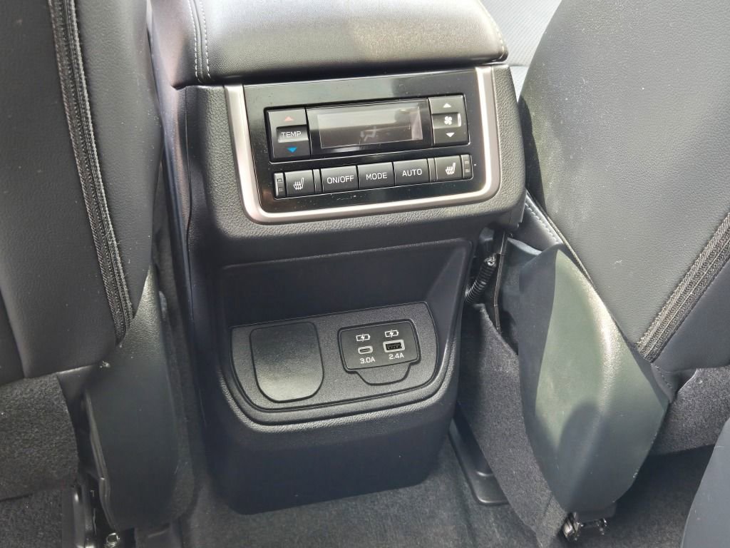 Used 2024 Subaru Ascent Limited w/ Technology Package image 18