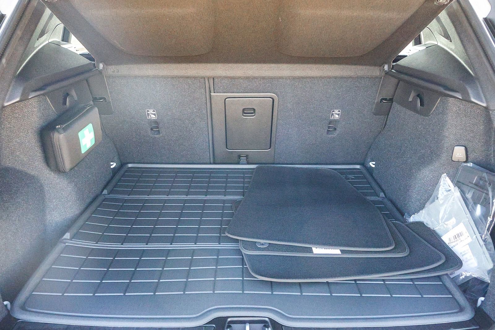 New 2026 Volvo XC40 B5 Plus w/ Protection Package Premier image 29