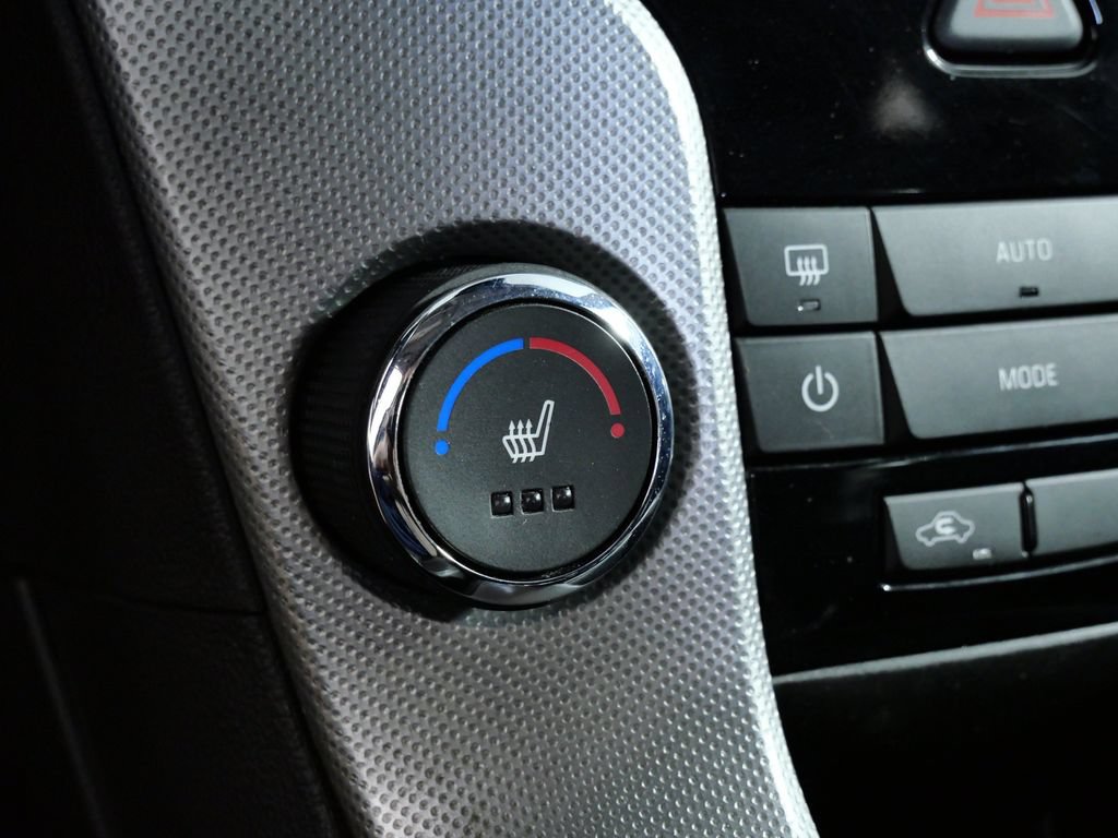 Used 2015 Chevrolet Cruze LTZ FWD image 25